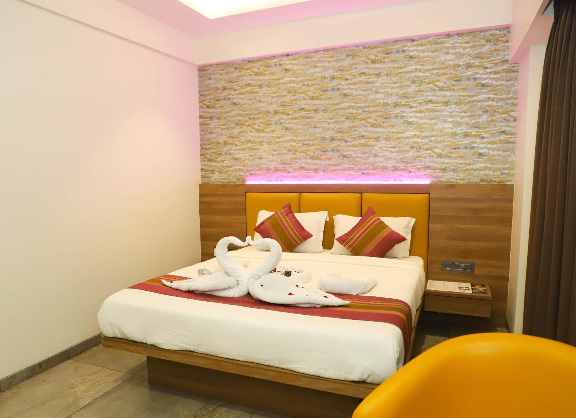 Hotel Aura Inn Airoli ,Digha Нави Мумбаи Экстерьер фото