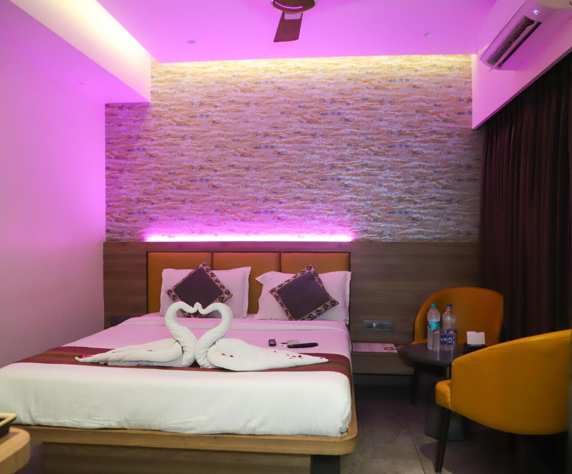 Hotel Aura Inn Airoli ,Digha Нави Мумбаи Экстерьер фото